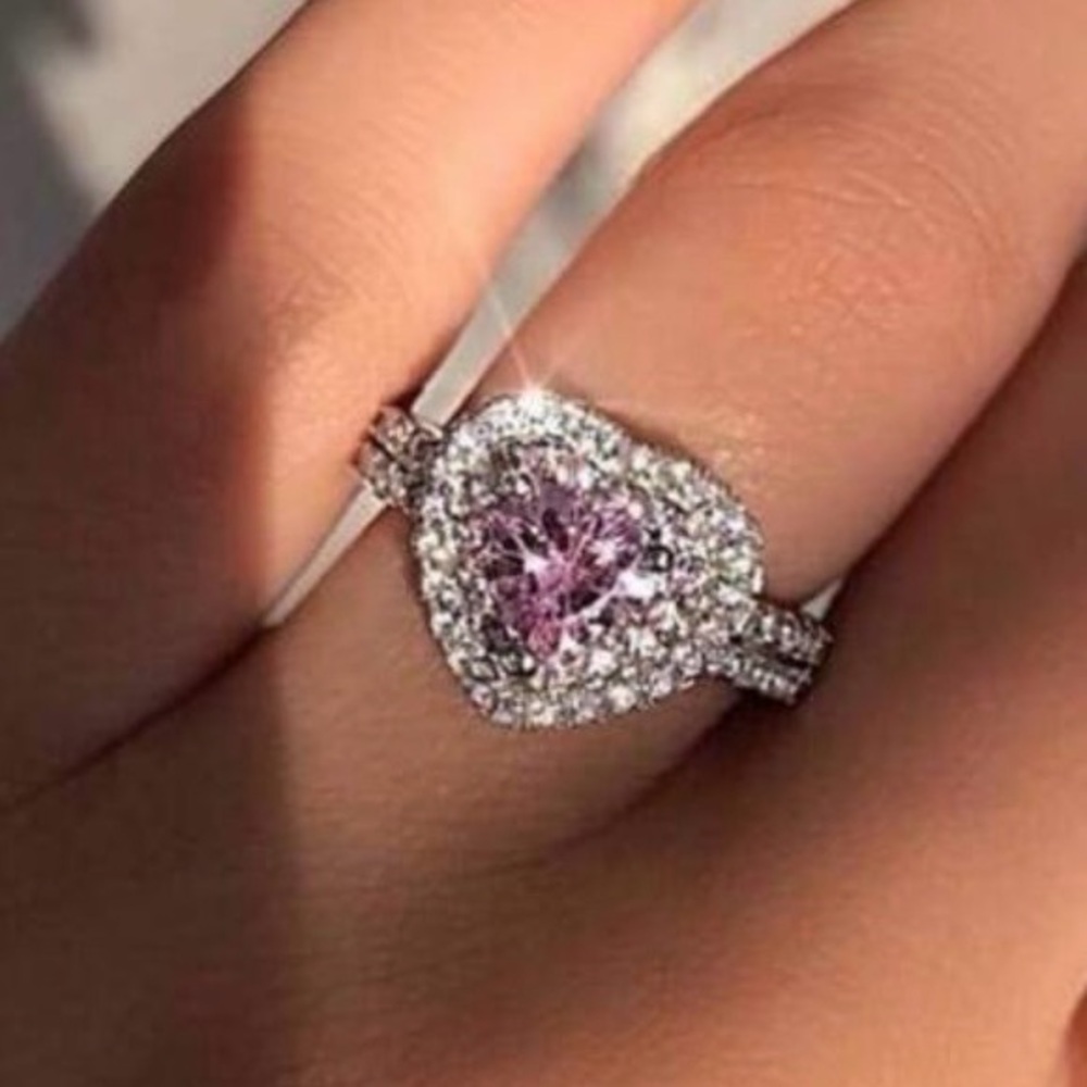 Elegant Silver and Pink Heart Ring